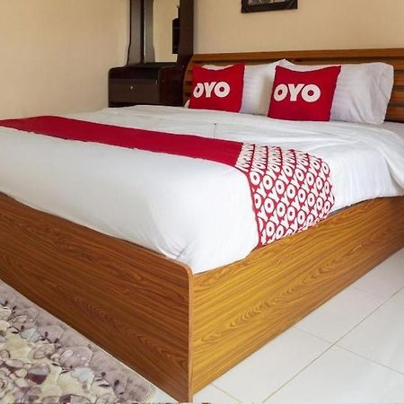 Oyo 75356 Thipsiri Lodge Чиангмай Екстериор снимка