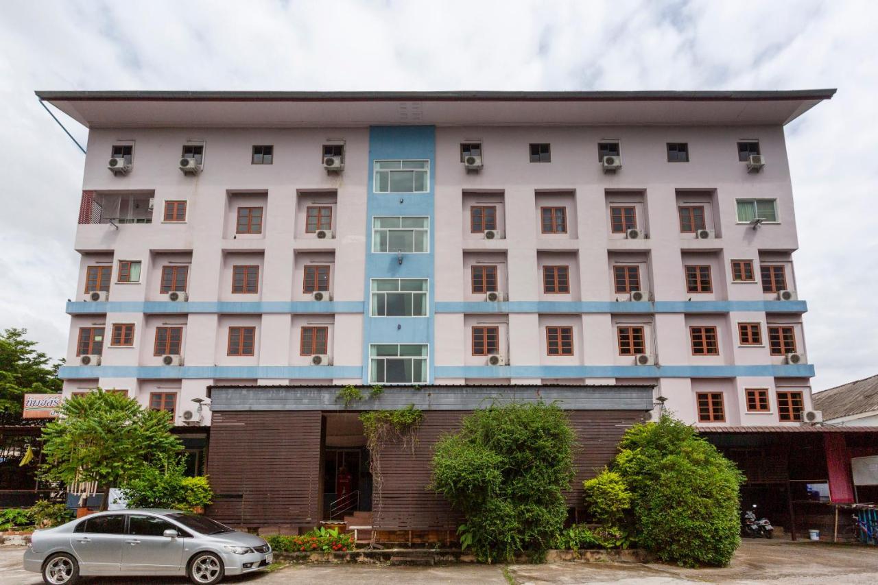 Oyo 75356 Thipsiri Lodge Чиангмай Екстериор снимка