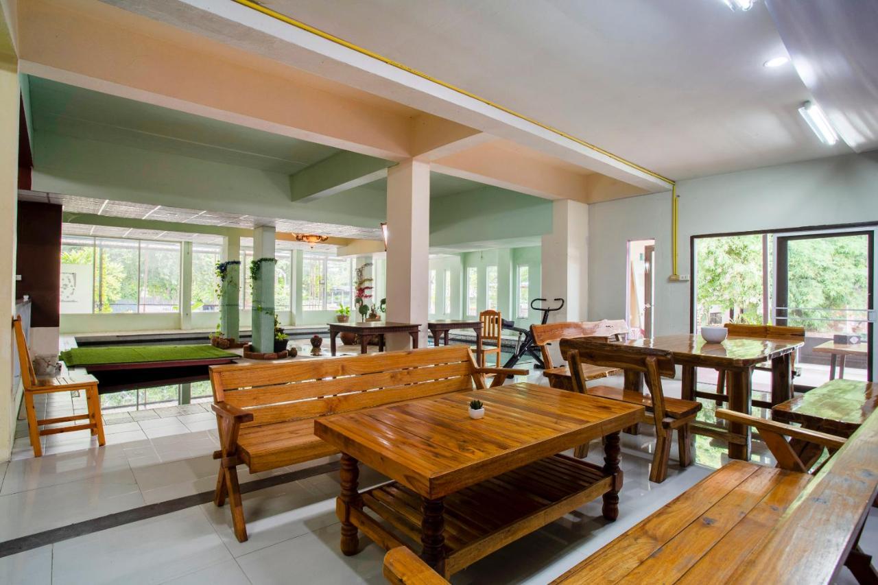 Oyo 75356 Thipsiri Lodge Чиангмай Екстериор снимка