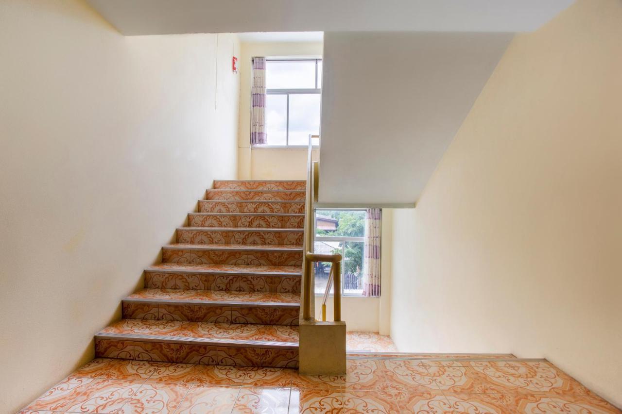 Oyo 75356 Thipsiri Lodge Чиангмай Екстериор снимка