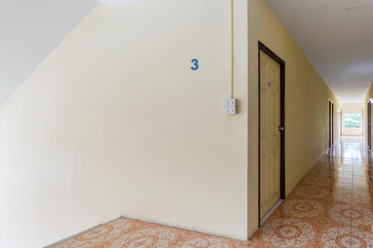 Oyo 75356 Thipsiri Lodge Чиангмай Екстериор снимка