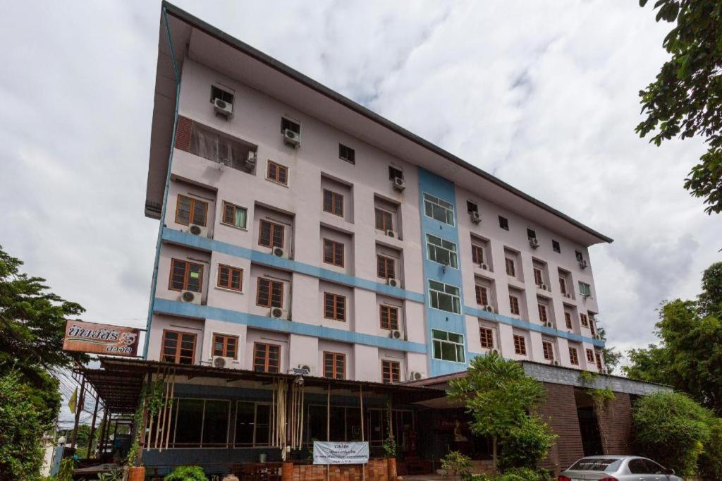 Oyo 75356 Thipsiri Lodge Чиангмай Екстериор снимка