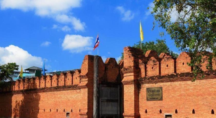 Oyo 75356 Thipsiri Lodge Чиангмай Екстериор снимка
