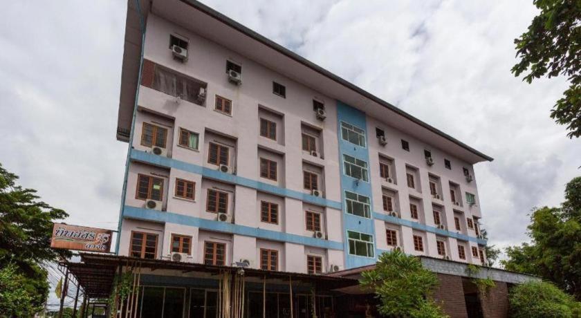 Oyo 75356 Thipsiri Lodge Чиангмай Екстериор снимка