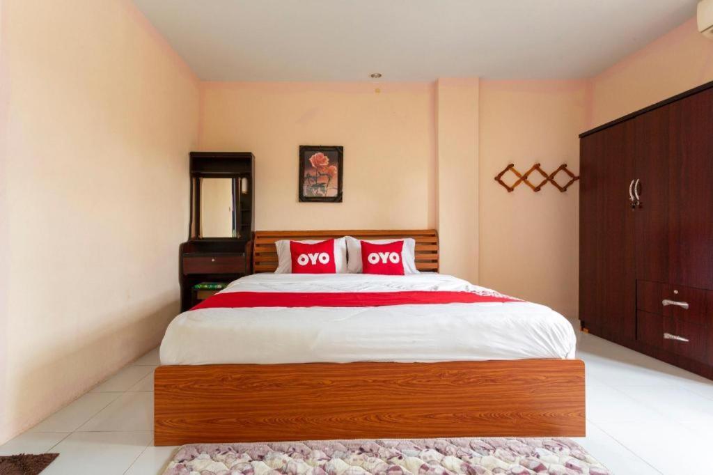 Oyo 75356 Thipsiri Lodge Чиангмай Екстериор снимка