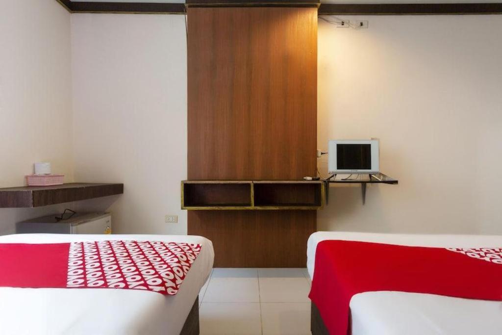 Oyo 75356 Thipsiri Lodge Чиангмай Екстериор снимка